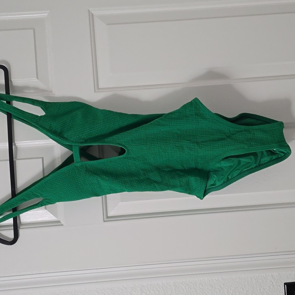 Becca Green One Piece Swimsuit Sz Med Nwt - Picture 2 of 6